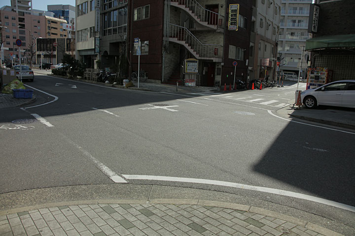 駿河街道(上下)・禅寺町筋(左右)交差