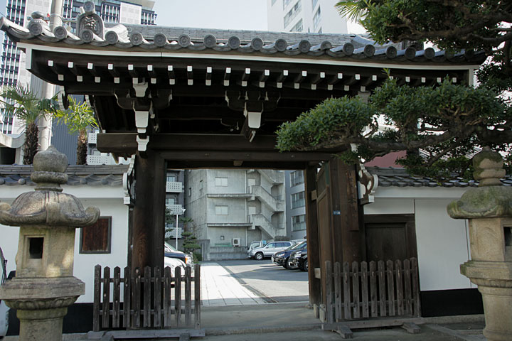 本要寺山門