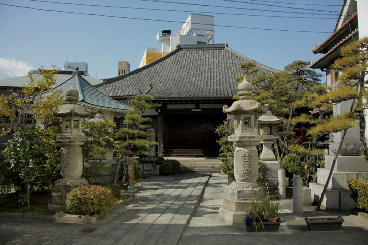 照遠寺本堂