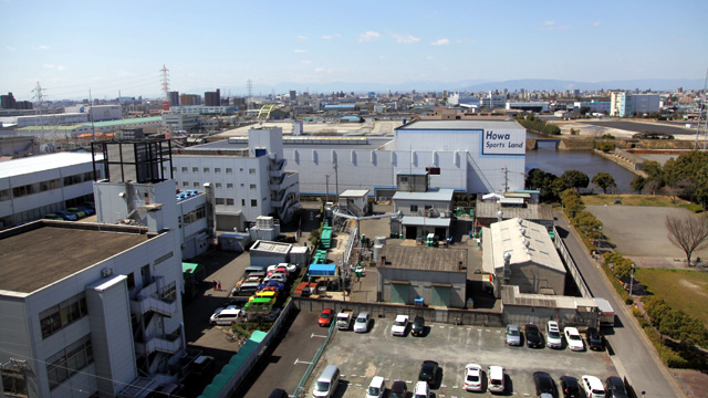 現在の風景 写真右隅の中川運河から伸びる水路は埋立られて公園となっている。