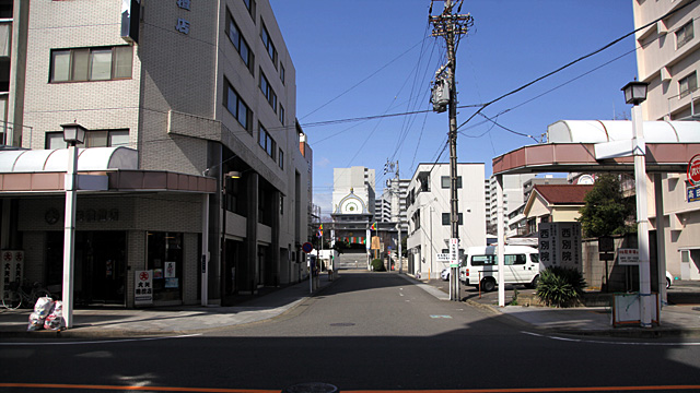 現在の風景 本町通越しに見た名古屋西本願寺別院