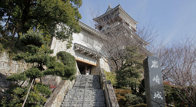   岩崎城 模擬天守