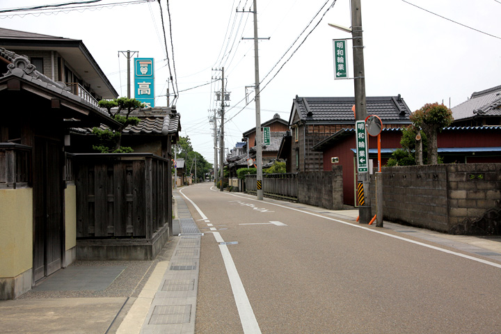 竹神社へ向かう伊勢街道