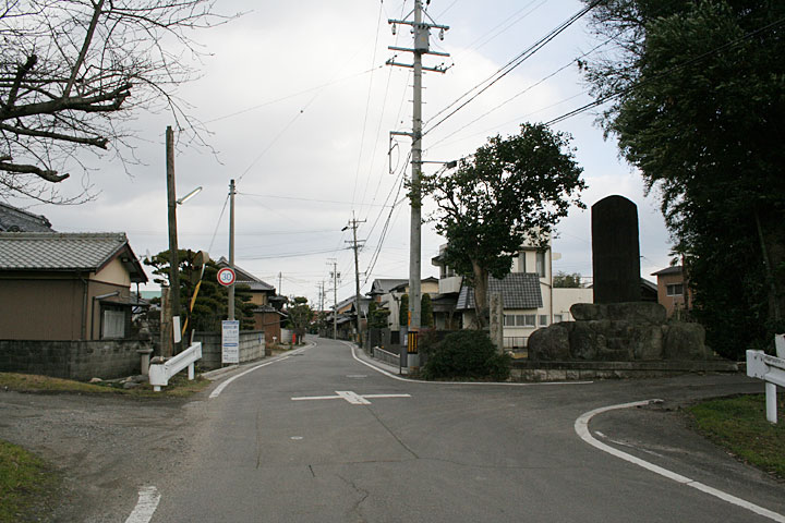 女人堤防の碑従是東神戸領石柱周辺 