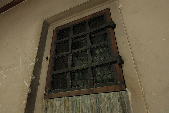 乃木倉庫の窓