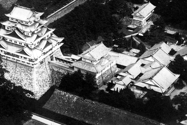 焼失前の名古屋城と本丸御殿