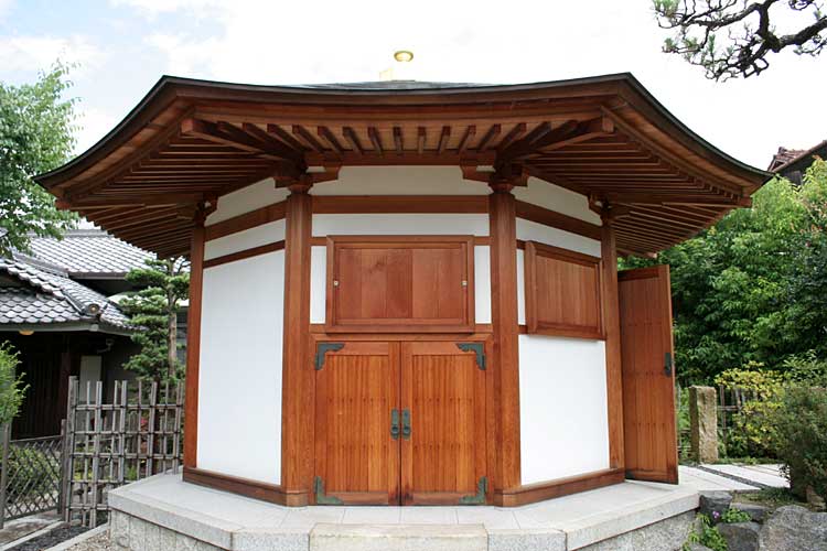 法蔵寺八角堂-平成16年2004)再建