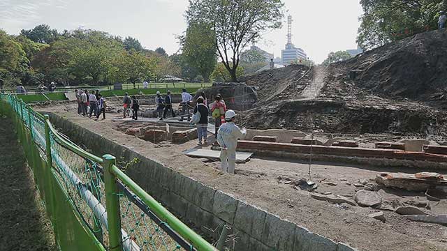 名勝二之丸庭園発掘調査現場 2014年10月24・25日