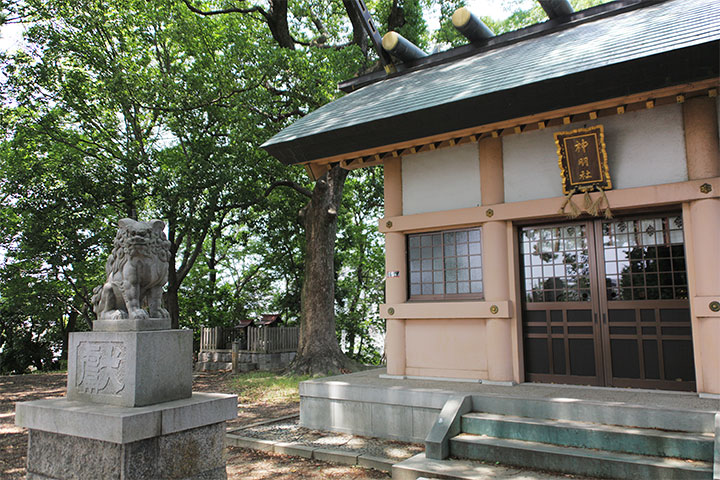 神明社の拝殿