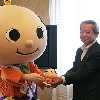 「はち丸」清須市長を表敬訪問