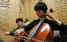 音だし･練習するチェロのメンバー