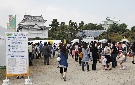 ゆるキャラ祭会場の名古屋城二の丸広場
