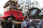 名古屋各地に伝わる伝統的な祭りを取材し、各祭りの由来や意味とともに、実際の祭りの様子を動画と写真で紹介しています。