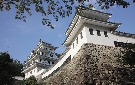 郡上八幡市街. 市街地の中心を流れる吉田川