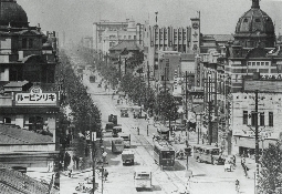 昭和初期の栄町交差点と広小路
